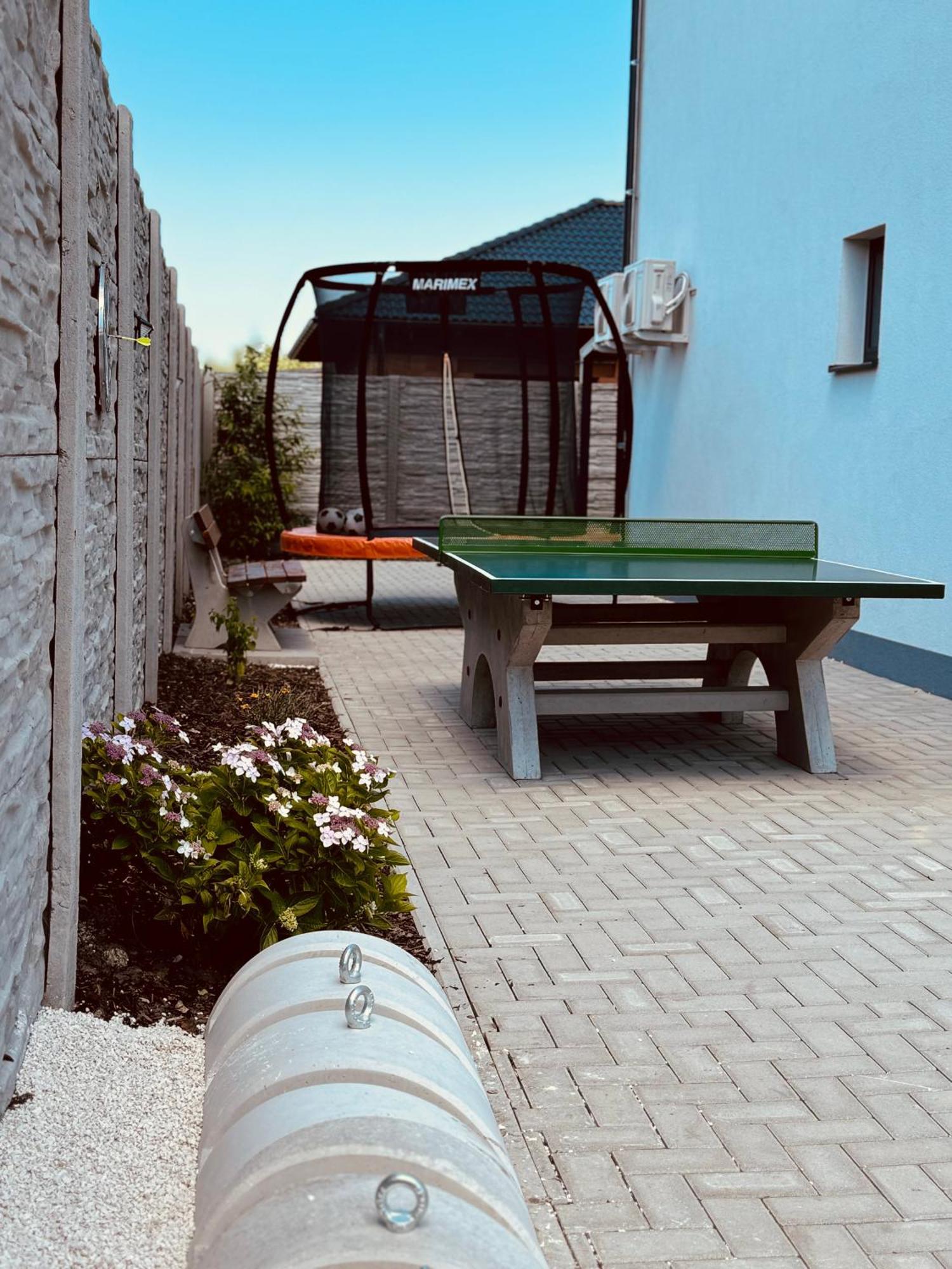 Apartmany Catalina Nesvady Exterior photo